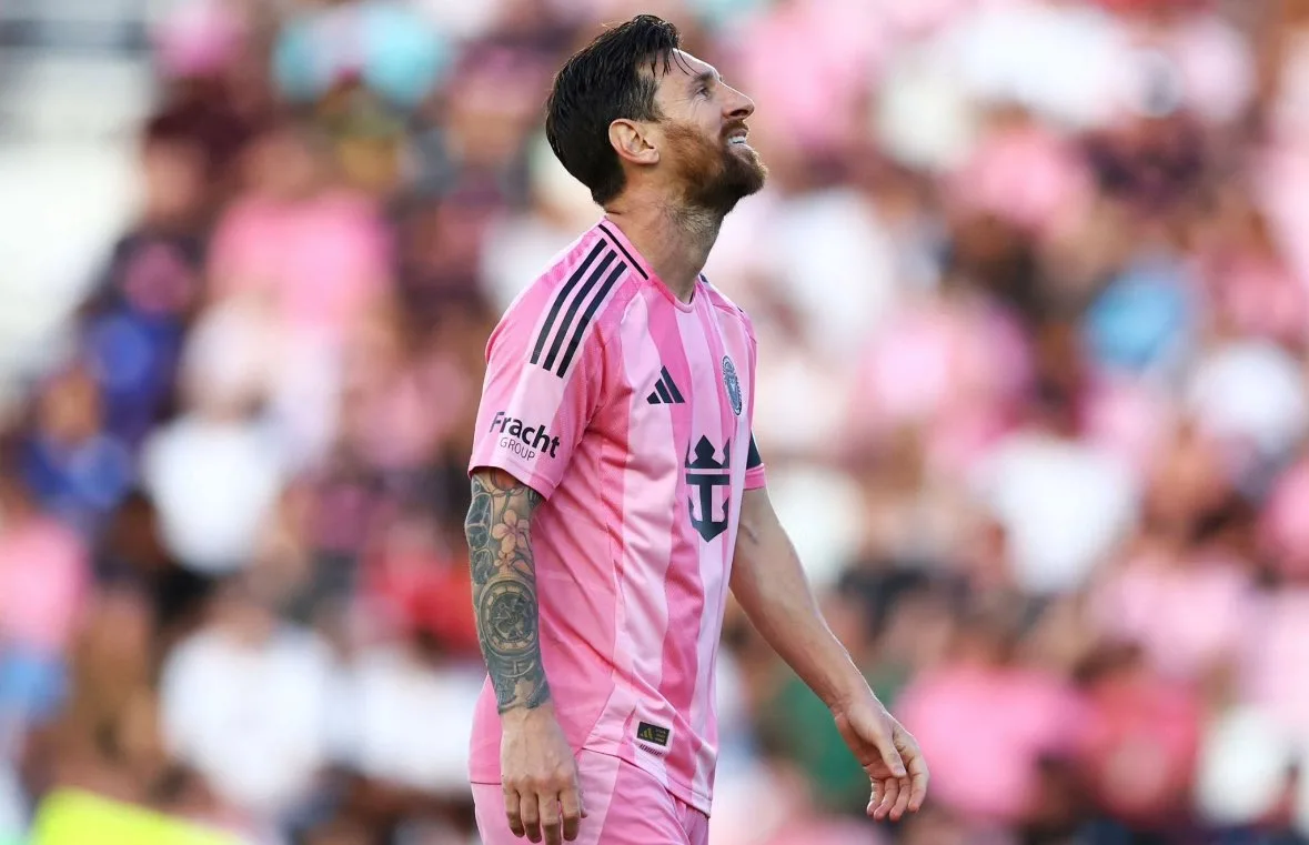 ميسي يواجه تحديات المرحلة ويحث إنتر ميامي على التعاون قبل كأس العالم للأندية ميسي يواجه تحديات المرحلة ويحث إنتر ميامي على التعاون قبل كأس العالم للأندية