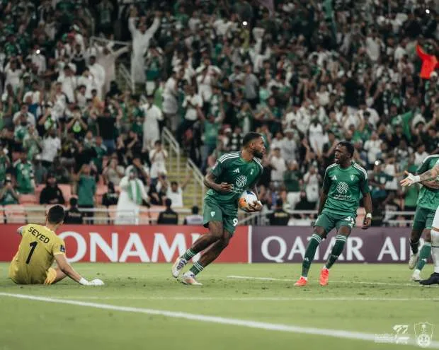 مُلخص الجولة 32 من الدوري السعودي: تعقيد وضع الفتح مع جوميز مُلخص الجولة 32 من الدوري السعودي: تعقيد وضع الفتح مع جوميز