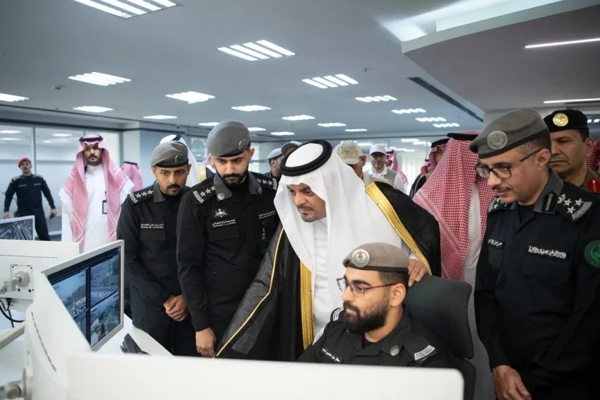 نائب أمير مكة يشرف على تقدم العمليات الأمنية نائب أمير مكة يشرف على تقدم العمليات الأمنية