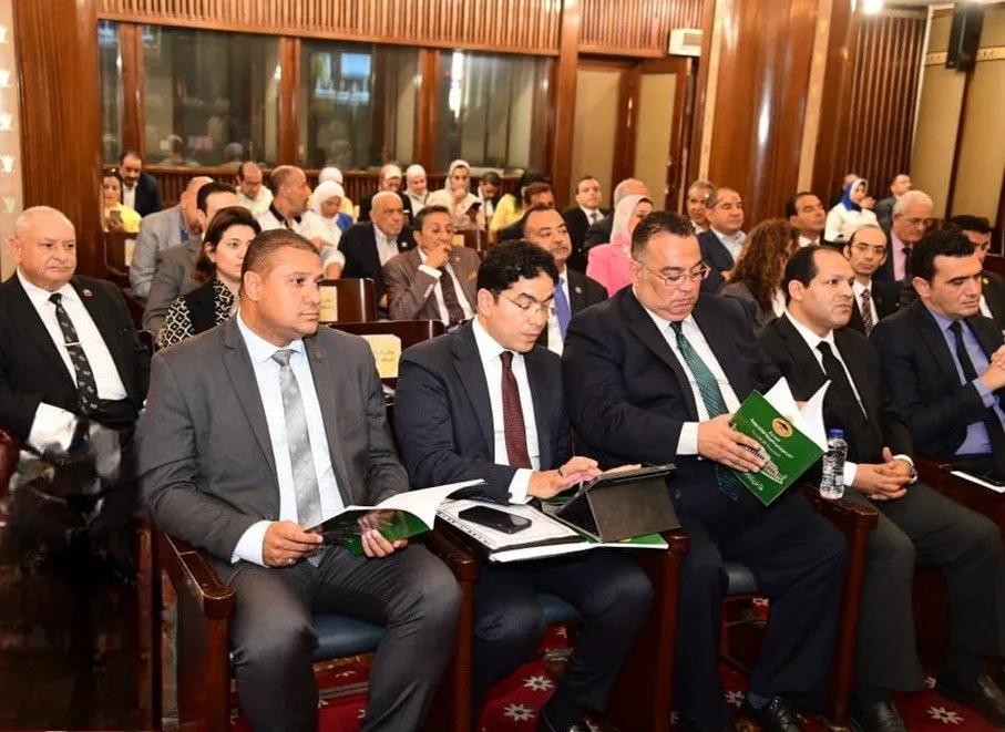 نائب برلماني: التغيرات السكانية تستدعي تعديل توزيع الدوائر الانتخابية من قبل المشرع نائب برلماني: التغيرات السكانية تستدعي تعديل توزيع الدوائر الانتخابية من قبل المشرع