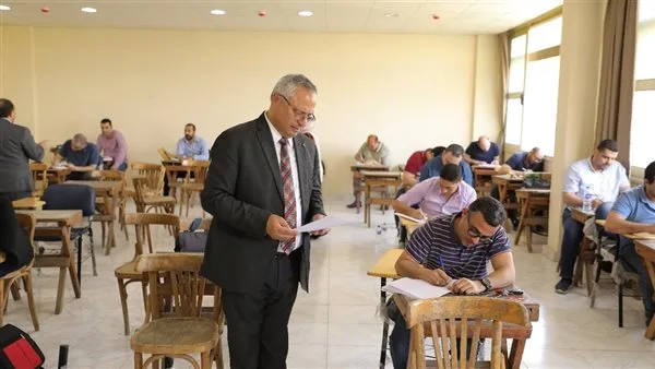 نائب رئيس جامعة الأزهر يتفقد امتحانات الدراسات العليا لقطاع كليات الطب