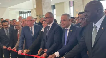 نائب وزير الإسكان يعبر عن فرحته لوجود منتجات محلية في معرض تنقية المياه وتريكس.