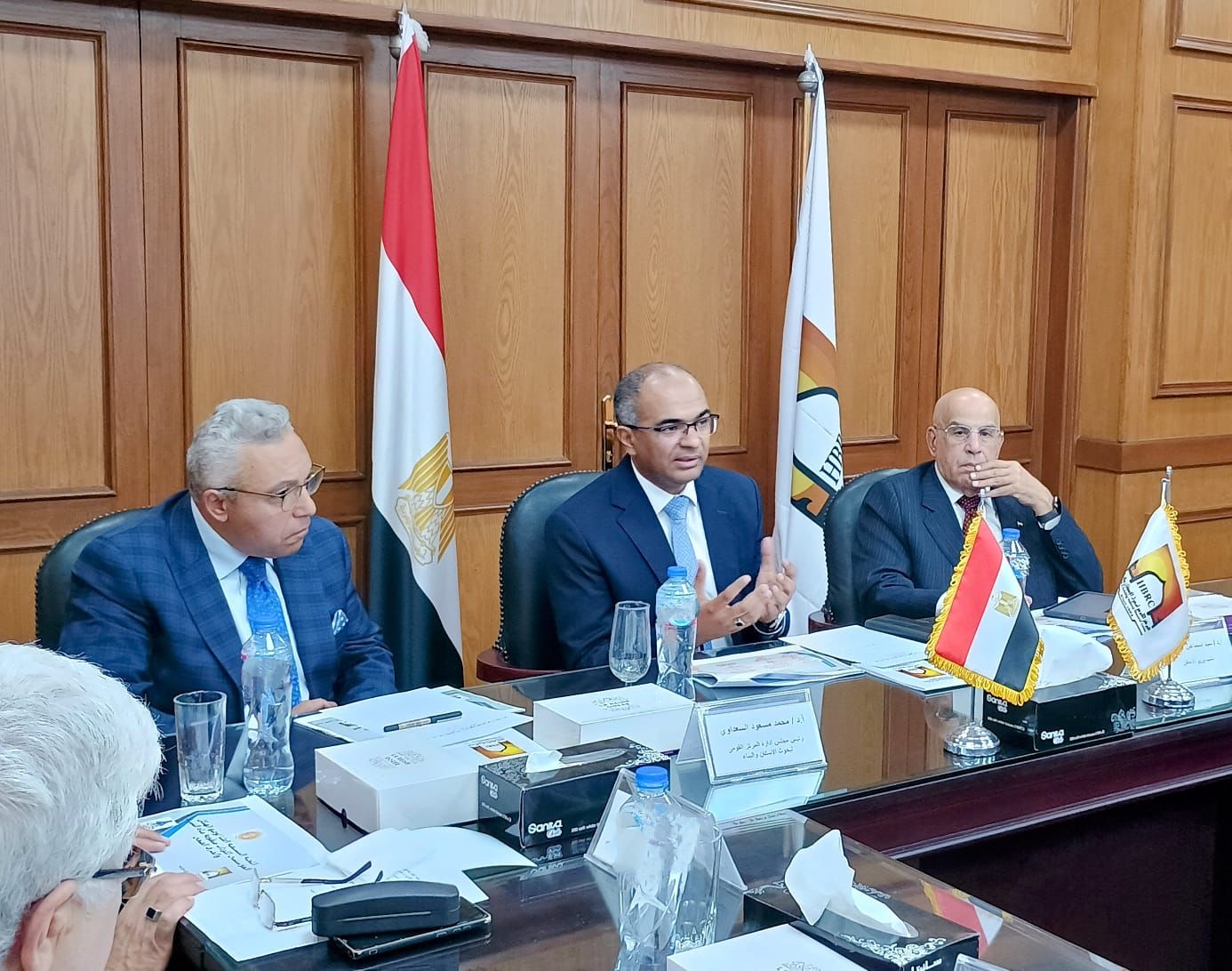 نائب وزير الإسكان يعقد اجتماعاً لتحديث منظومة أكواد مياه الشرب والصرف