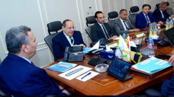 نائب وزير التموين يلتقي برئيس الشركة المصرية للحوم والدواجن لمناقشة تحضيرات عيد الأضحى