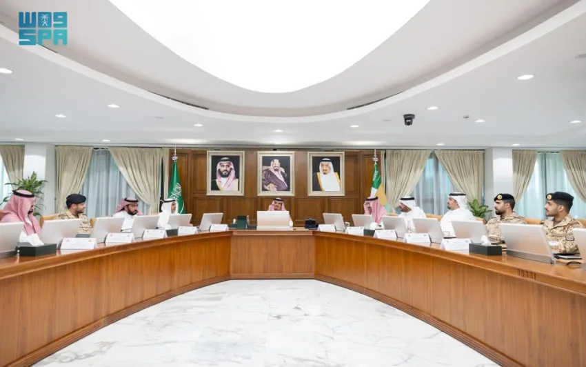 نائب وزير الحرس الوطني يناقش مع وكيل الوزارة للمسائل الفنية نائب وزير الحرس الوطني يناقش مع وكيل الوزارة للمسائل الفنية