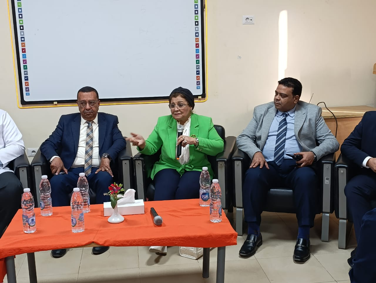 نائب وزير الصحة تتفقد عددًا من المنشآت الصحية بمحافظة أسوان.. وتوصي بدعم الرضاعة الطبيعية وتوسيع غرف المشورة الأسرية