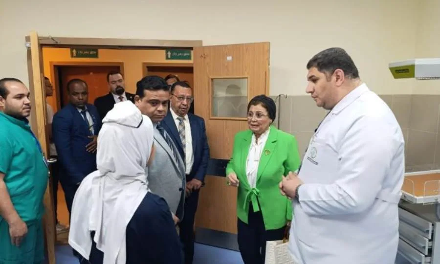 نائب وزير الصحة يتفقد عددا من المنشآت الطبية بمحافظة أسوان