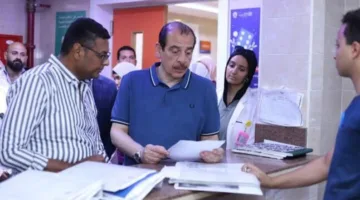نائب وزير الصحة يُجري جولة في منشآت البحر الأحمر: «حوافز للموظفين وتحديثات عاجلة»