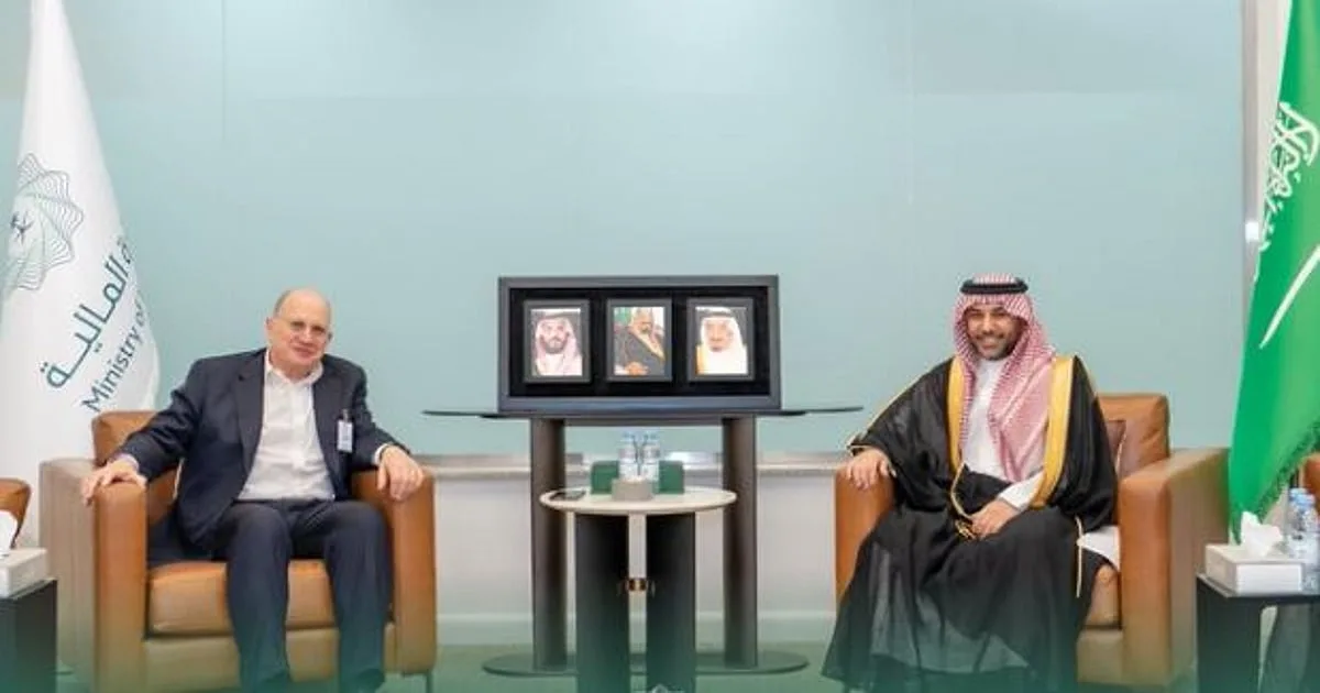 نائب وزير المالية يناقش القضايا ذات الاهتمام المشترك مع رئيس مجلس إدارة «إتش إس بي سي» نائب وزير المالية يناقش القضايا ذات الاهتمام المشترك مع رئيس مجلس إدارة «إتش إس بي سي»
