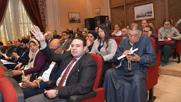 نائب يتساءل عن إمكانية إعداد حصر بدخول المواطنين المرتبطين بقانون الإيجار القديم