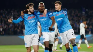 نابولي يحتفل بالحصول على لقب الدوري الإيطالي للمرة الرابعة.
