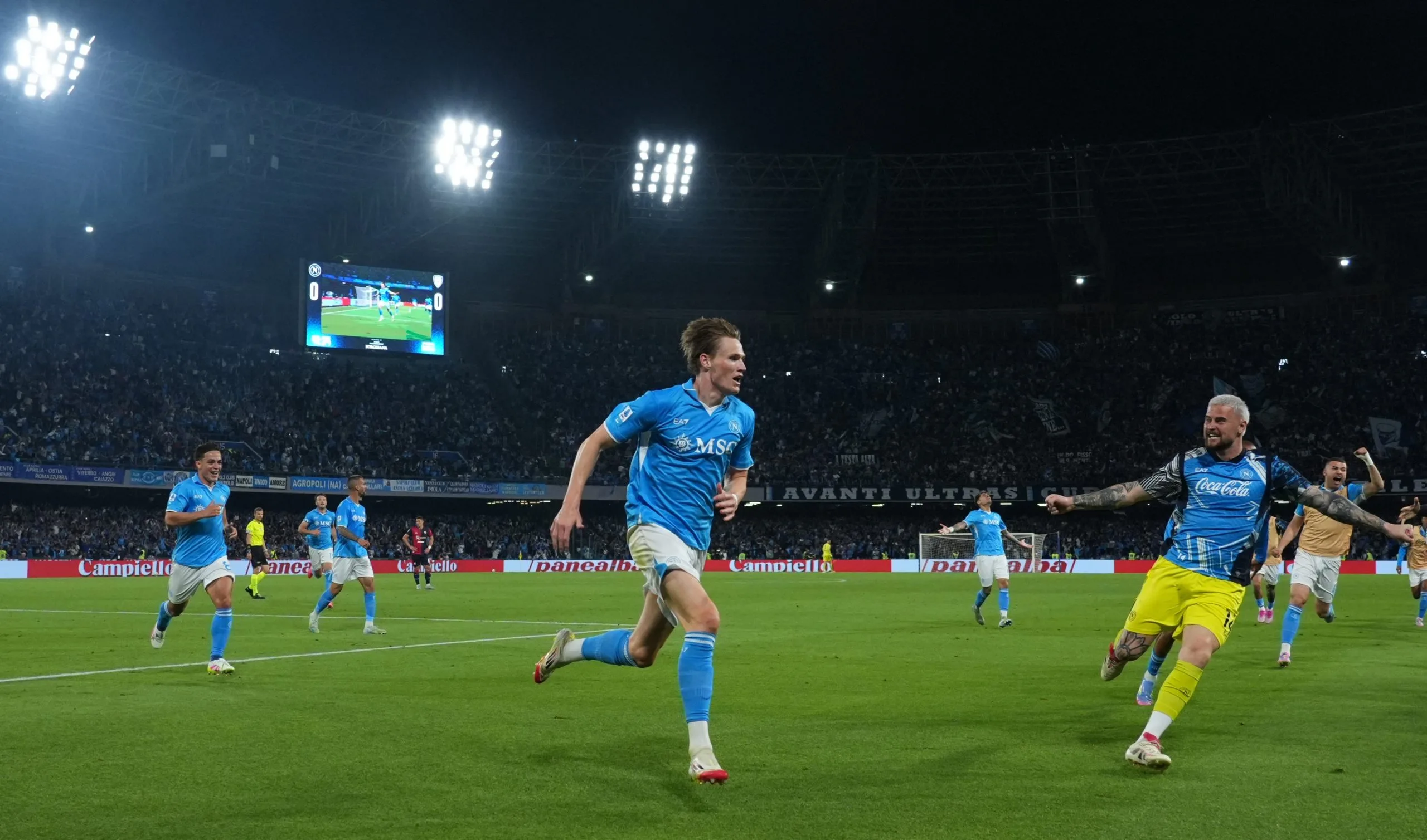 نابولي يحتفل بالفوز بلقب الدوري الإيطالي للمرة الرابعة في تاريخه نابولي يحتفل بالفوز بلقب الدوري الإيطالي للمرة الرابعة في تاريخه