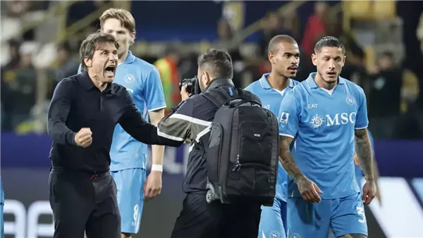 نابولي يحقق فوزاً على كالياري ويتوج ببطولة الدوري الإيطالي بعد منافسة قوية مع إنتر. نابولي يحقق فوزاً على كالياري ويتوج ببطولة الدوري الإيطالي بعد منافسة قوية مع إنتر.