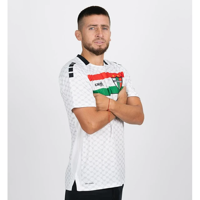 بألوان علم فلسطين.. نادي بلستينو التشيلي يعلن عن قميصه الجديدة للموسم المقبل