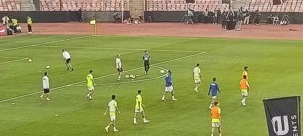 ناصر منسي يظهر بقناع الوجه قبل لقاء الزمالك والبنك الأهلي
