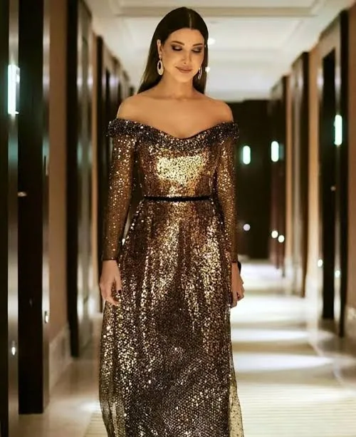 نانسي عجرم تحتفل بعيد ميلادها الثاني والأربعين بإطلالات جذابة تمزج بين الأناقة والبساطة. نانسي عجرم تحتفل بعيد ميلادها الثاني والأربعين بإطلالات جذابة تمزج بين الأناقة والبساطة.