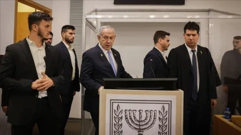 نتنياهو يمثل أمام المحكمة المركزية في تل أبيب للرد على تهم فساد