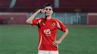 نجم الأهلي يدعم منتخب المغرب خلال مواجهته مع مصر من داخل مدرجات ستاد الدفاع الجوي