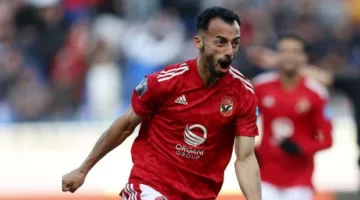 نجم الأهلي يرفض تجديد عقده.. والزمالك ينتظر تطوراته