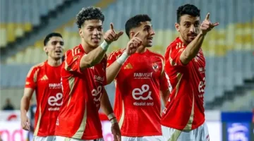 نستعرض تشكيلة الأهلي لمباراة البنك في الدوري.. عودة محمد هاني وتطورات موقف وسام