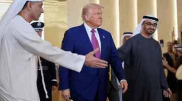 نصف كيلو ذهب.. ترامب يتلقى «وسام زايد» أثناء زيارته للإمارات
