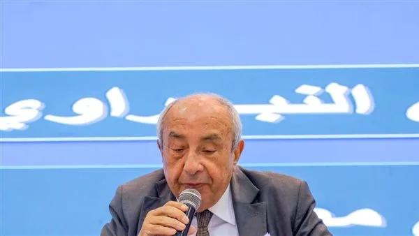 نقيب المهندسين: بدء دراسة المشاريع الاستثمارية المتعثرة وافتتاح منتجع مطروح الشهر القادم بـ 55 غرفة. نقيب المهندسين: بدء دراسة المشاريع الاستثمارية المتعثرة وافتتاح منتجع مطروح الشهر القادم بـ 55 غرفة.