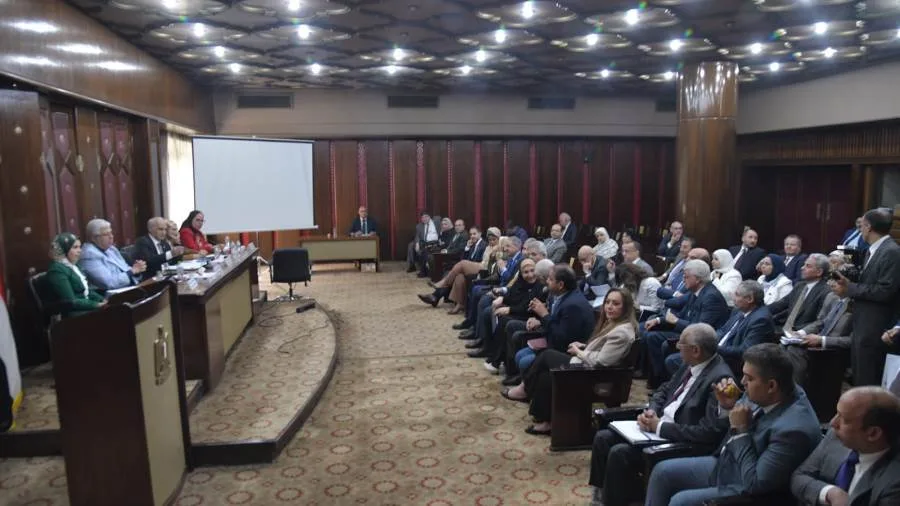 نقيب المهندسين يتمسك بالعلاقة الإيجارية خلال جلسات الحوار المجتمعي في مجلس النواب نقيب المهندسين يتمسك بالعلاقة الإيجارية خلال جلسات الحوار المجتمعي في مجلس النواب