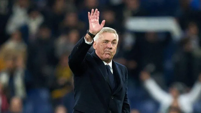 أنشيلوتي يتوجه إلى ريو دي جانيرو لتولي تدريب منتخب البرازيل بعد مغادرته ريال مدريد. أنشيلوتي يتوجه إلى ريو دي جانيرو لتولي تدريب منتخب البرازيل بعد مغادرته ريال مدريد.