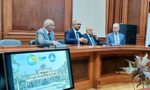 إبرام اتفاقية تعاون بين مياه الجيزة وكلية الهندسة في جامعة عين شمس لتعزيز مجالات البحث والتطوير إبرام اتفاقية تعاون بين مياه الجيزة وكلية الهندسة في جامعة عين شمس لتعزيز مجالات البحث والتطوير