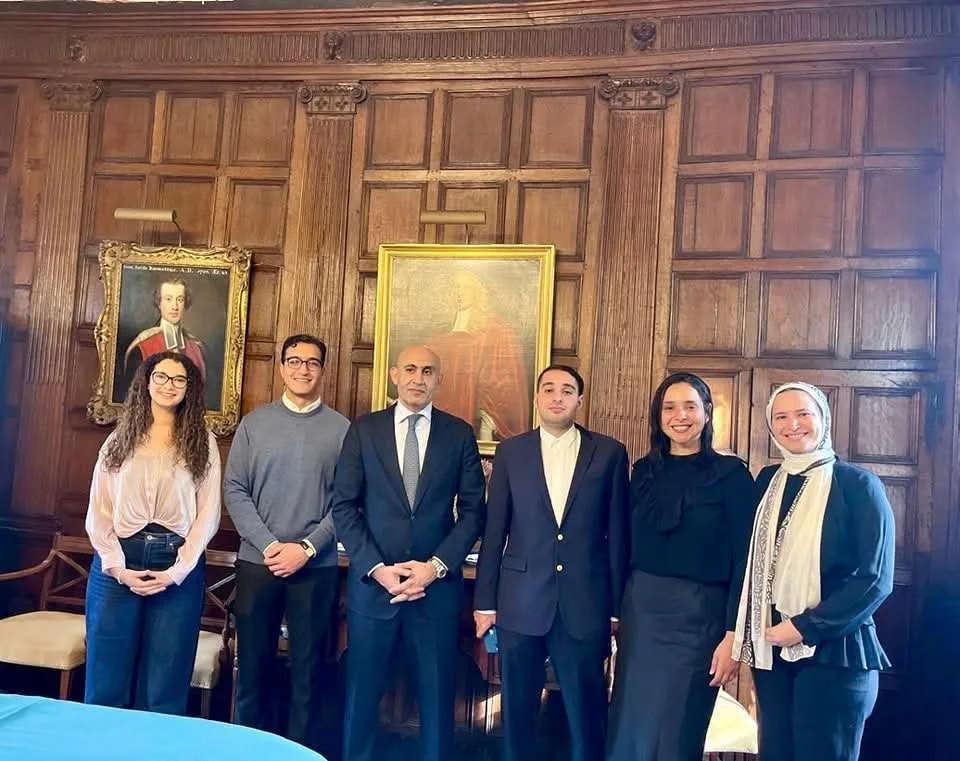 “نماذج متميزة لمصر في الخارج” .. وزير التعليم يلتقي بسلسلة من الطلاب المصريين في جامعة كامبريدج “نماذج متميزة لمصر في الخارج” .. وزير التعليم يلتقي بسلسلة من الطلاب المصريين في جامعة كامبريدج