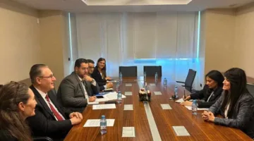 المشاط تستعرض مع الأمين العام المساعد للأمم المتحدة والمدير الإقليمي لبرنامج التنمية التابع للأمم المتحدة سبل تعزيز العلاقات.