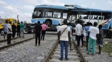 نيجيريا: وفاة 19 فرداً نتيجة حادث تصادم بين حافلة وشاحنة