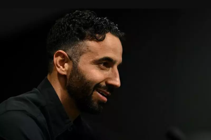 نهائي الدوري الأوروبي: أموريم يتحدث عن صعوبة مباراة توتنهام ويؤكد ضرورة فوز جماهير يونايتد. نهائي الدوري الأوروبي: أموريم يتحدث عن صعوبة مباراة توتنهام ويؤكد ضرورة فوز جماهير يونايتد.