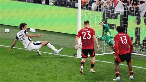 نهائي الدوري الأوروبي: توتنهام يتفوق على مانشستر يونايتد بهدف في الشوط الأول نهائي الدوري الأوروبي: توتنهام يتفوق على مانشستر يونايتد بهدف في الشوط الأول