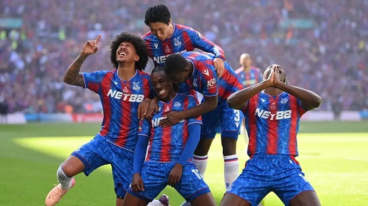 نهائي كأس الاتحاد الإنجليزي: كريستال بالاس يتوج بلقب كبير لأول مرة بعد انتصاره على مانشستر سيتي نهائي كأس الاتحاد الإنجليزي: كريستال بالاس يتوج بلقب كبير لأول مرة بعد انتصاره على مانشستر سيتي