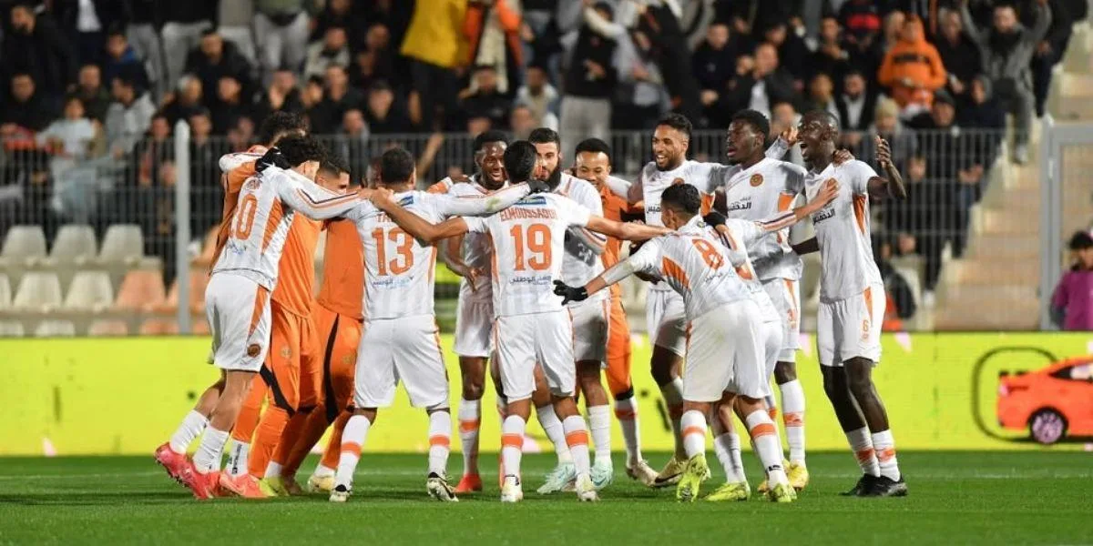 نهضة بركان يتغلب على سيمبا بهدفين ويقترب من الفوز بلقب الكونفدرالية نهضة بركان يتغلب على سيمبا بهدفين ويقترب من الفوز بلقب الكونفدرالية