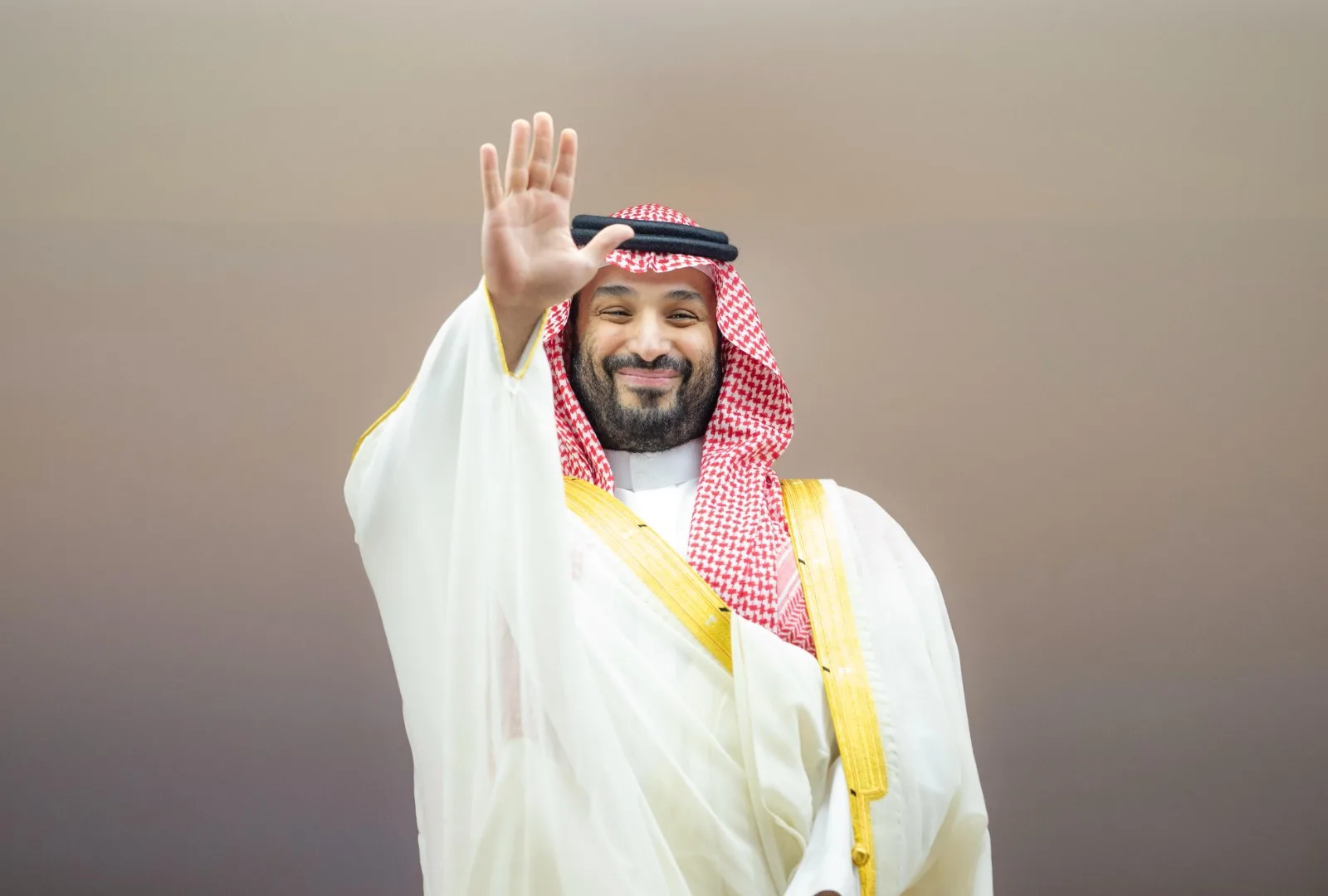 نيابة عن خادم الحرمين، ولي العهد يُشارك في المباراة النهائية لكأس خادم الحرمين الشريفين. نيابة عن خادم الحرمين، ولي العهد يُشارك في المباراة النهائية لكأس خادم الحرمين الشريفين.