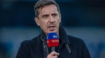 نيفيل: مانشستر يونايتد لا يستحق الاحتفال في حال فوزه بالدوري الأوروبي