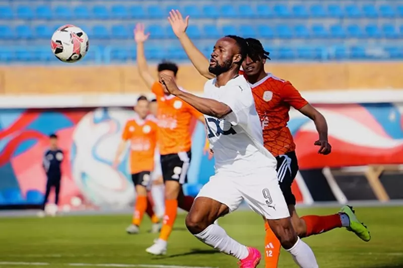 هدية للأهلي.. ثلاثية فاركو تهدد رحلة بيراميدز نحو لقب الدوري (فيديو) هدية للأهلي.. ثلاثية فاركو تهدد رحلة بيراميدز نحو لقب الدوري (فيديو)