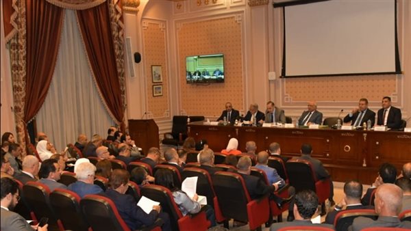 «هعلمك الأدب».. تفاصيل خناقة لجنة الإسكان في مجلس النواب
