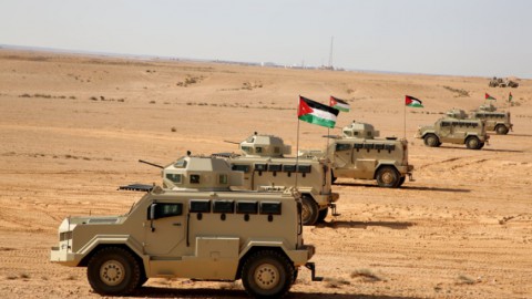 هل اجتاز الجيش الأردني الحدود السورية واعتقل شخصين؟