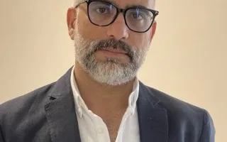 هل بدأت بغداد في إقامة علاقات طبيعية؟