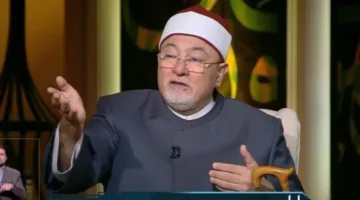 هل تُعتبر الصلاة في مسجد يحتوي على ضريح باطلة؟.. خالد الجندي يوضح في فيديو