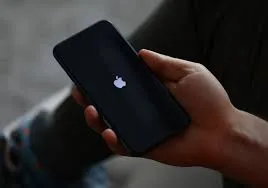 هل لديك فكرة عن تكلفة الآيفون إذا تم تصنيعه بالكامل في الولايات المتحدة؟