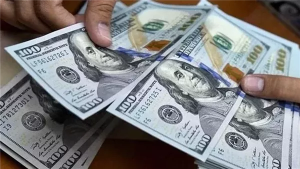 هل نشهد تغيرًا جديدًا؟.. سعر الدولار صباح الأحد 18 مايو 2025 في البنوك هل نشهد تغيرًا جديدًا؟.. سعر الدولار صباح الأحد 18 مايو 2025 في البنوك
