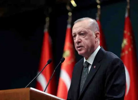 هل يكتفي أردوغان ويُسلّم رئاسة تركيا لغيره؟.. ما هي خطّة “الاستقالات الجماعية” وهل تنتظرها “الفجلة الكبيرة” و”أمانة الشعب”؟.. كيف جمّع حظر حساب المُعتقل أمام أوغلو الأتراك حوله؟ ومن ينجح في إرساء الأخوّة مع الأكراد؟