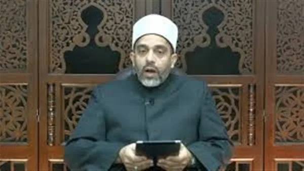 هل يمكن أداء العمرة نيابةً عن شخص آخر، سواء كان حياً أو ميتاً؟… إجابة أمين الفتوى هل يمكن أداء العمرة نيابةً عن شخص آخر، سواء كان حياً أو ميتاً؟… إجابة أمين الفتوى