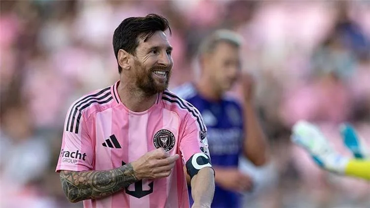 هل ينتقل رونالدو إلى الأهلي؟ مواجهة تاريخية تقترب ضد ميسي في بداية كأس العالم للأندية هل ينتقل رونالدو إلى الأهلي؟ مواجهة تاريخية تقترب ضد ميسي في بداية كأس العالم للأندية
