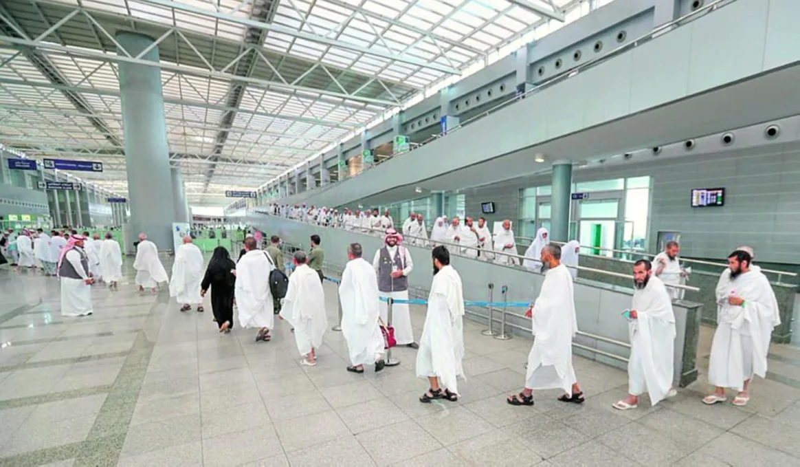 هيئة الاتصالات تقدم شريحة رقمية للحجاج من الخارج بالتعاون مع وزارة الداخلية هيئة الاتصالات تقدم شريحة رقمية للحجاج من الخارج بالتعاون مع وزارة الداخلية