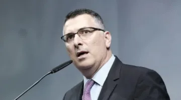 واشنطن تهاجم.. إسرائيل تلقي اللوم على قادة الدول والمنظمات المعارِضة لحرب غزة بعد إصدار ماكرون وستارمر وكارني بيانًا مشتركًا يدعو لإنهاء الحرب وإدخال المساعدات الإنسانية للفلسطينيين.